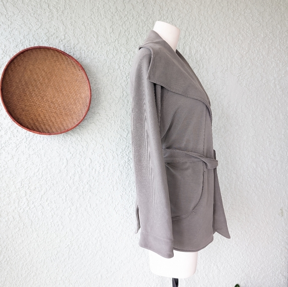 Lululemon Softstreme Belted Wrap green size s/xs - Picture 8 of 10